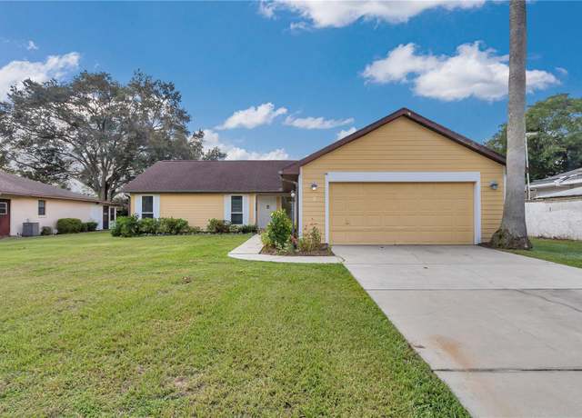 Property at 3 Cherry Ln, Ocala, FL 34472, 3 beds, 2 baths