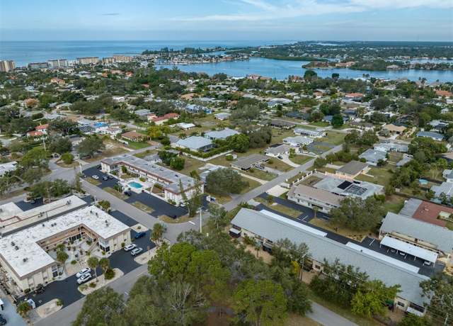Property at 533 Parkdale Mews #533, Venice, FL 34285, 2 beds, 2 baths