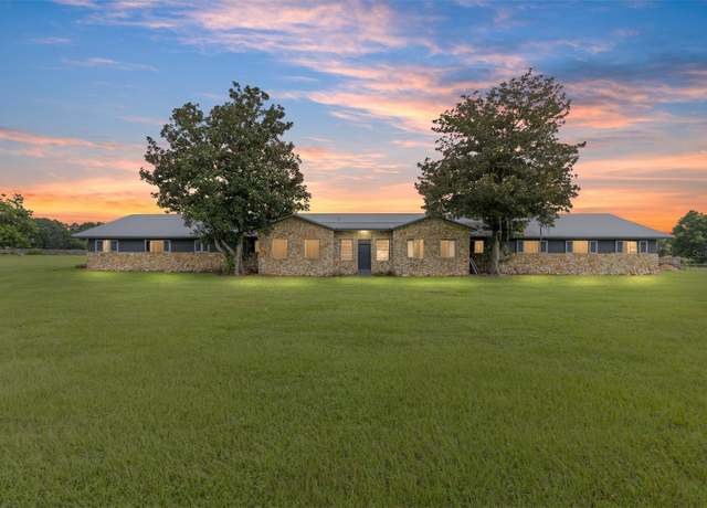 Property at 13855 NW 27th Ave, Citra, FL 32113, 1 bed, 1 bath