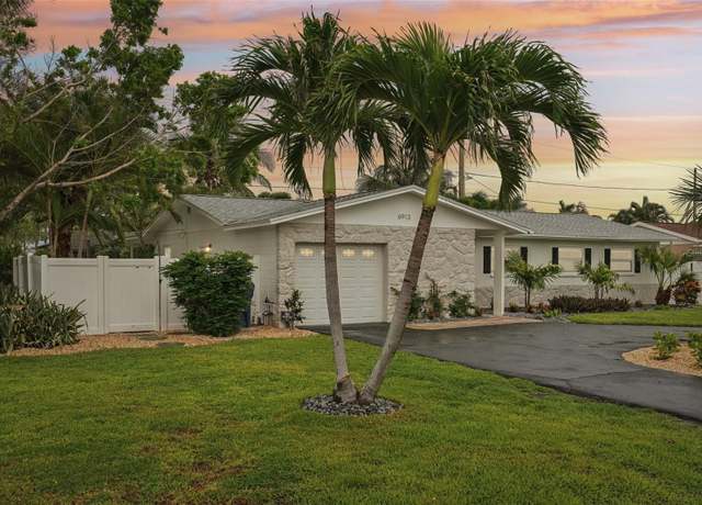Property at 6913 Grande Vista Way S, St Petersburg, FL 33707, 3 beds, 2 baths