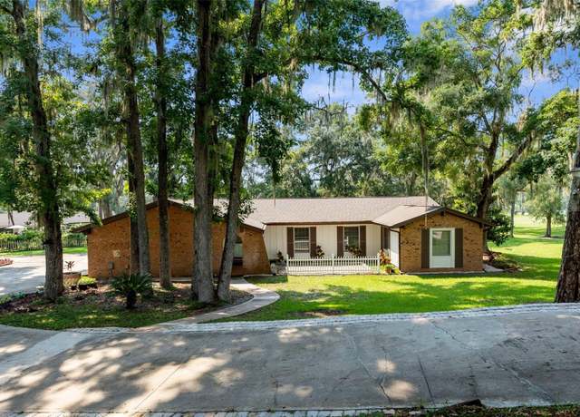 Property at 23327 Christian Cir, Brooksville, FL 34601, 4 beds, 3 baths