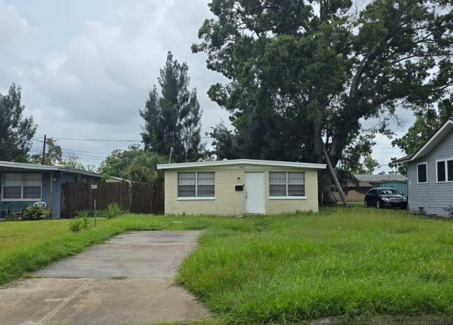Property at 4426 13th Ave S, St Petersburg, FL 33711, 3 beds, 1.5 baths