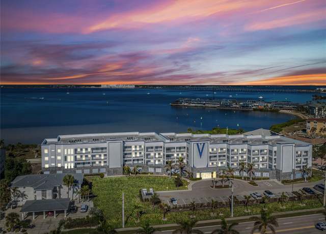 Property at 1425 Park Beach Cir #124, Punta Gorda, FL 33950, 2 beds, 2.5 baths