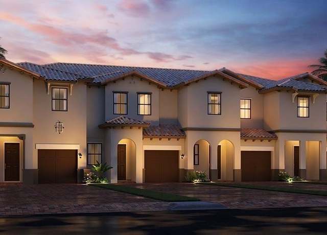 Property at 1205 Royal ST George Blvd, Davenport, FL 33896, 3 beds, 2.5 baths