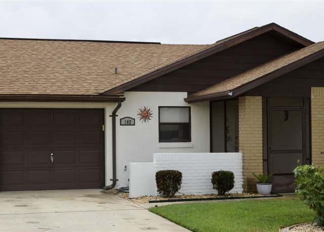 Property at 102 Oak Grove St, Lake Placid, FL 33852, 2 beds, 2 baths