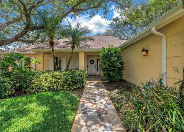 Property at 8127 Siquita Dr NE, St Petersburg, FL 33702, 4 beds, 3 baths