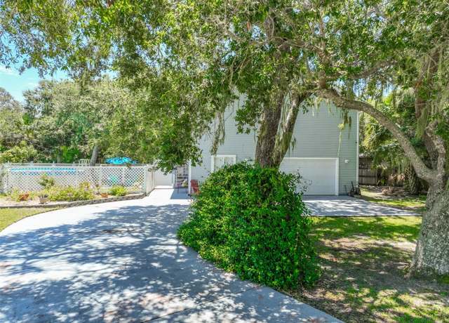 Property at 26 Beachside Dr, Palm Coast, FL 32137, 3 beds, 3 baths
