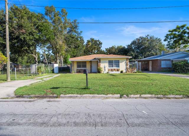 Property at 402 Tuscarora St, Lakeland, FL 33805, 3 beds, 1 bath