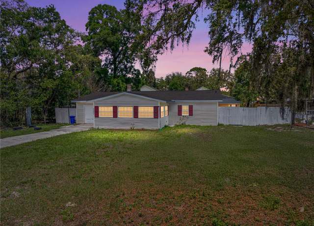 Property at 34477 Poinsettia Pl, Dade City, FL 33523, 3 beds, 2 baths