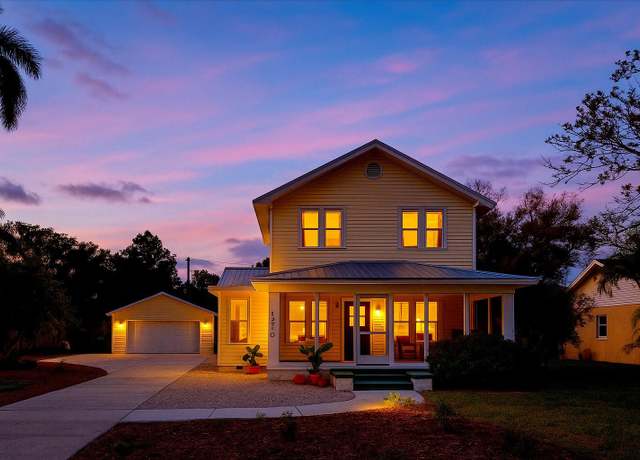 Property at 1810 28th St W, Bradenton, FL 34205, 3 beds, 2 baths