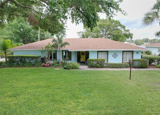 Property at 255 Lake Link Rd, Winter Haven, FL 33884, 4 beds, 3 baths