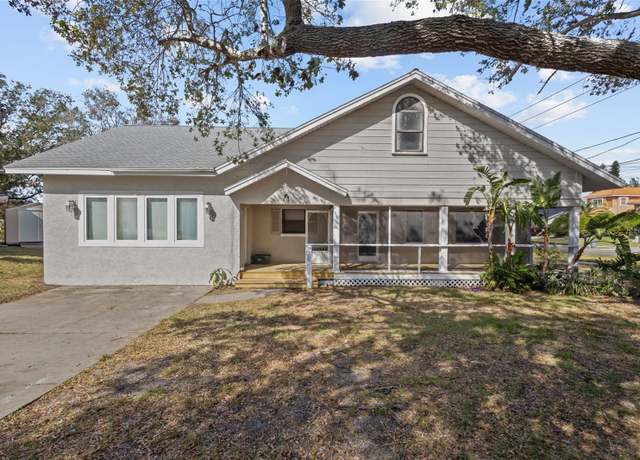 Property at 1321 Riverside Dr, Tarpon Springs, FL 34689, 4 beds, 3 baths