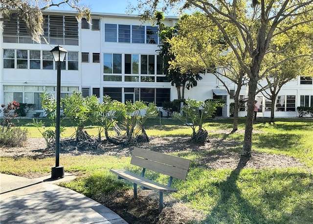 Property at 8080 112th St #206, Seminole, FL 33772, 1 bed, 1 bath
