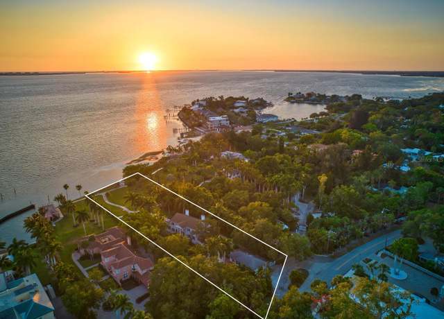 Property at 4521 Bay Shore Rd, Sarasota, FL 34234, 4 beds, 4.5 baths