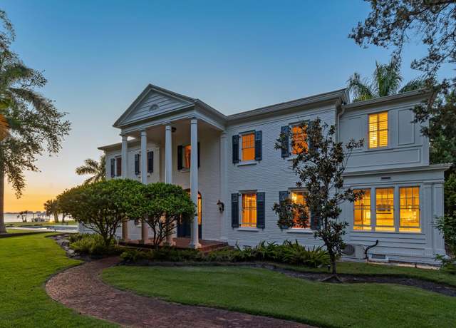 Property at 4521 Bay Shore Rd, Sarasota, FL 34234, 4 beds, 4.5 baths