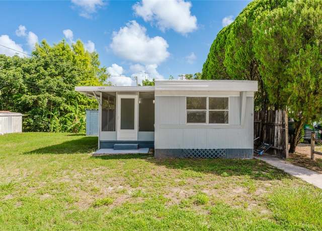 Property at 18579 SE 26th St, Ocklawaha, FL 32179, 2 beds, 1 bath