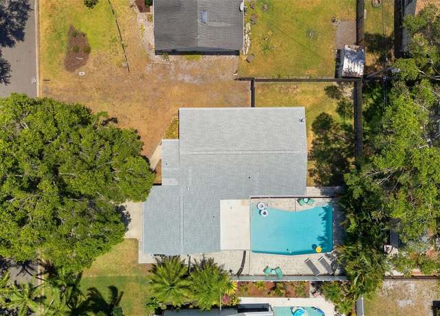 Property at 11110 105th Ave, Largo, FL 33778, 3 beds, 2 baths