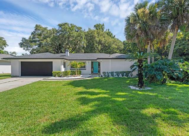 Property at 1054 Winter Springs Blvd, Winter Springs, FL 32708, 4 beds, 2 baths