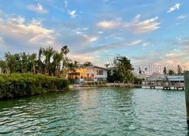 Property at 712 Sunset Cv, Madeira Beach, FL 33708, 3 beds, 1.5 baths