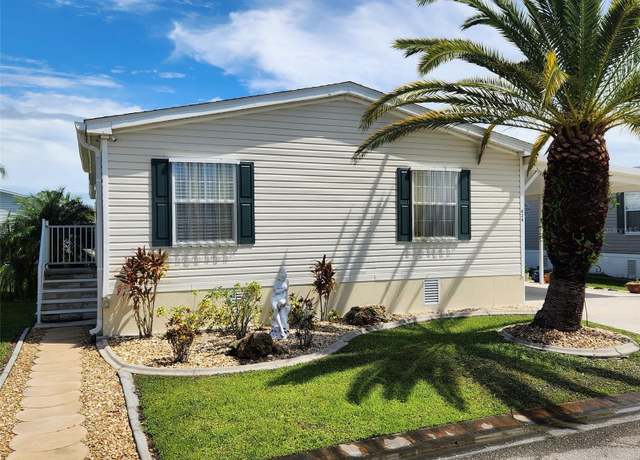 Property at 2100 Kings Hwy #424, Port Charlotte, FL 33980, 3 beds, 2 baths