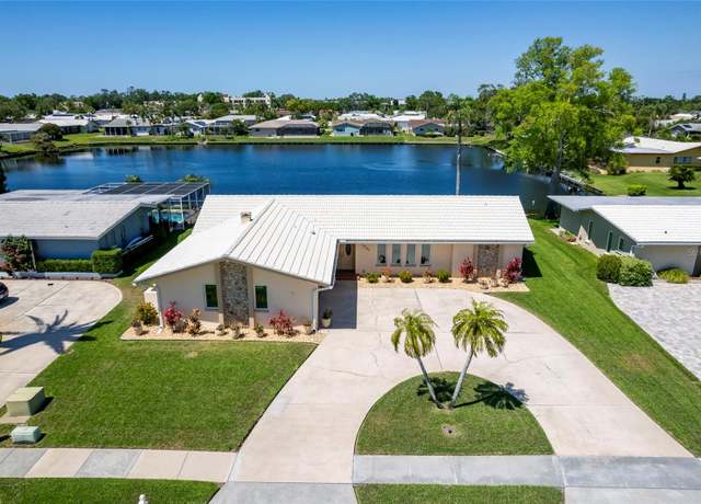 Property at 13797 Pinecrest Dr, Largo, FL 33774, 3 beds, 2 baths