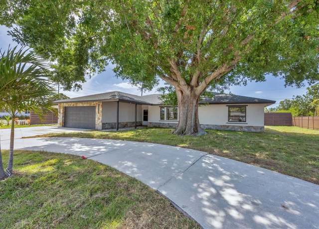 Property at 3136 Webber St, Sarasota, FL 34239, 3 beds, 2 baths