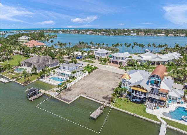 Property at 325 Sunrise Dr, Nokomis, FL 34275