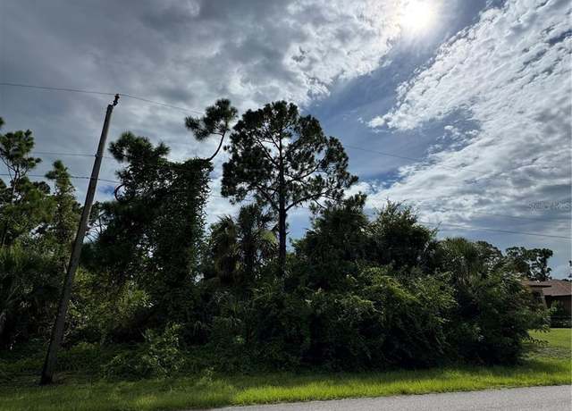 Property at 395 Ramblewood St, Port Charlotte, FL 33953