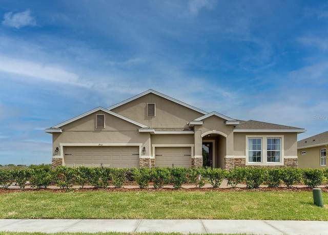 Property at 1970 Walnut Creek Dr, Kissimmee, FL 34744, 4 beds, 3.5 baths