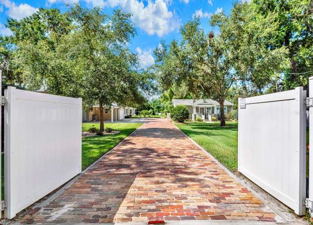 Property at 16210 Lake Saunders Dr, Tavares, FL 32778, 4 beds, 4 baths