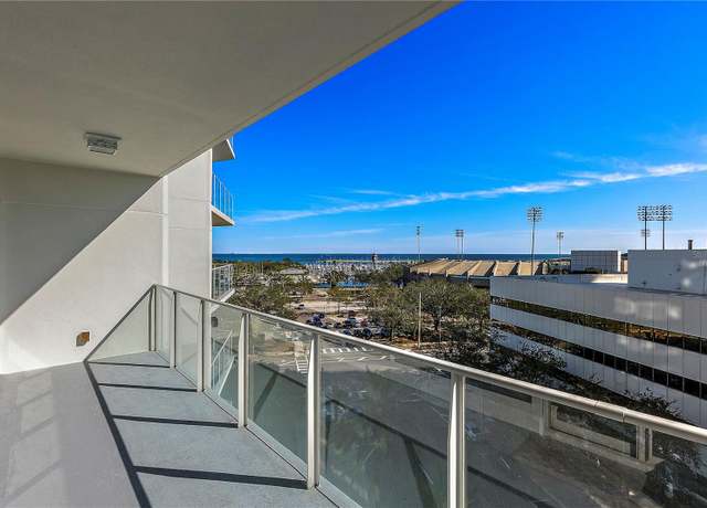 Property at 175 1st St S #704, St Petersburg, FL 33701, 1 bed, 1.5 baths