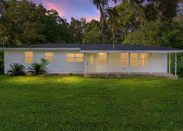 Property at 1122 NE 10th St, Ocala, FL 34470, 3 beds, 2 baths