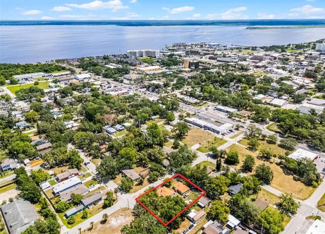Property at 401 S Holly Ave, Sanford, FL 32771, 6 beds, 2 baths