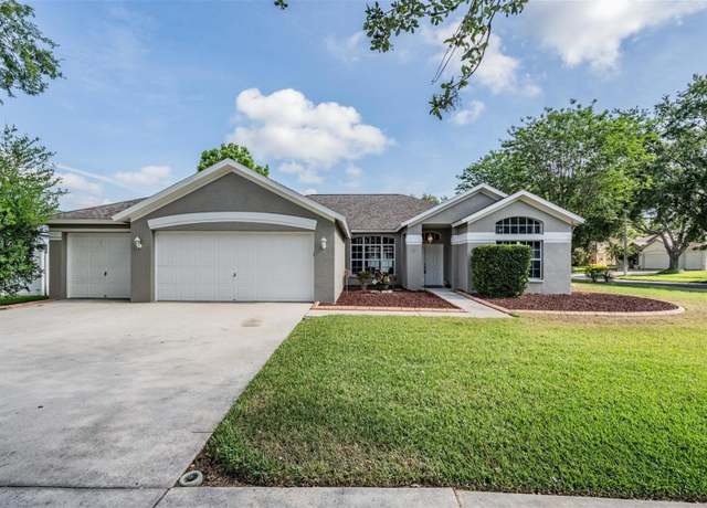 Property at 4708 Ranch Grove Ct, Valrico, FL 33596, 5 beds, 3 baths