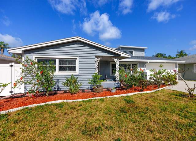 Property at 6536 115th Ln, Seminole, FL 33772, 5 beds, 3 baths