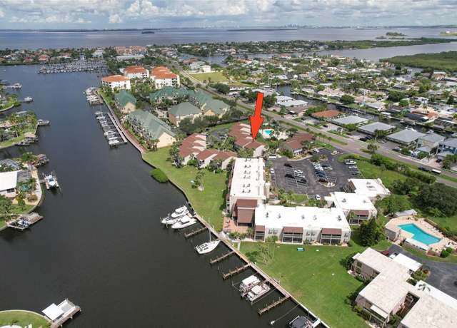 Property at 1028 Apollo Beach Blvd #4, Apollo Beach, FL 33572, 2 beds, 2.5 baths