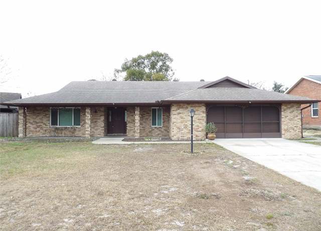Property at 641 Fairhaven St, Deltona, FL 32725, 3 beds, 2 baths