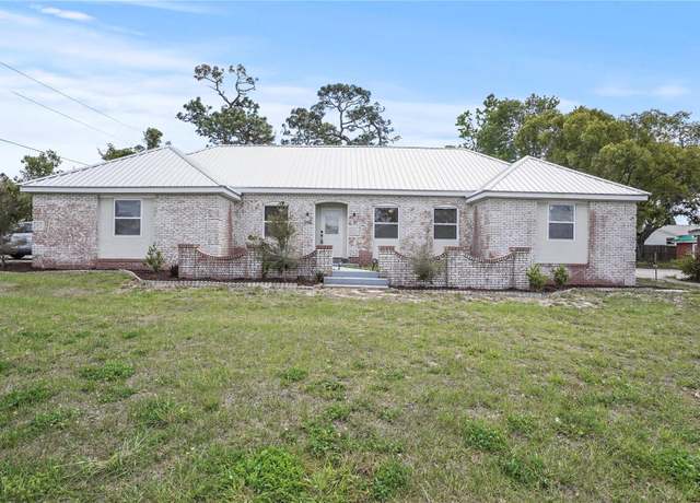 Property at 1374 Memorial Dr, Avon Park, FL 33825, 3 beds, 2 baths