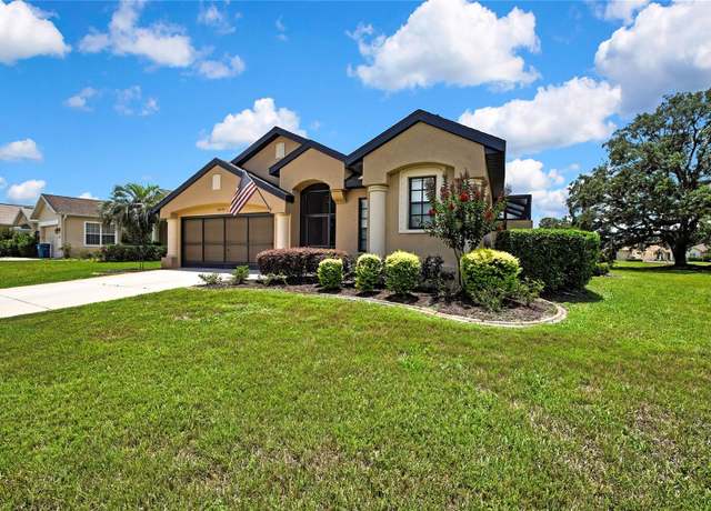 Property at 10155 Duffy Cir, Weeki Wachee, FL 34613, 2 beds, 2.5 baths