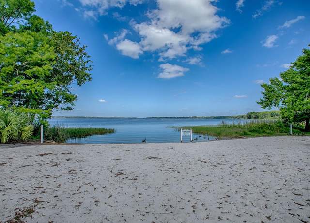 Property at 26608 E Cove Dr, Tavares, FL 32778, 3 beds, 2 baths
