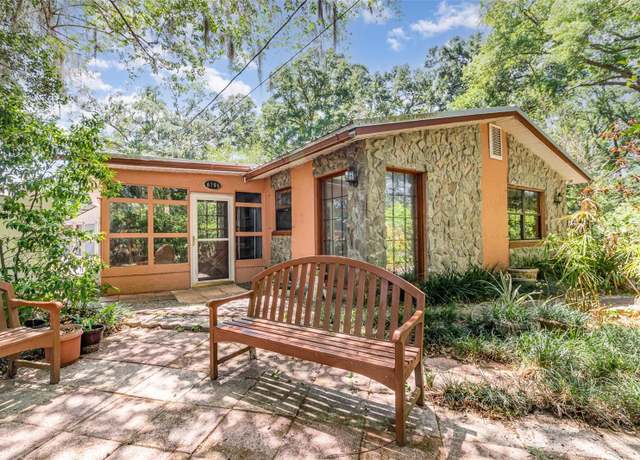 Property at 1860 NE 62nd St, Ocala, FL 34479, 2 beds, 1 bath