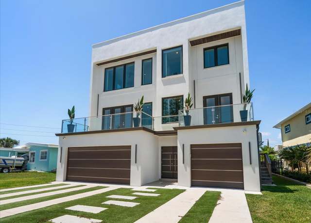 Property at 16047 Redington Dr, Redington Beach, FL 33708, 4 beds, 4.5 baths
