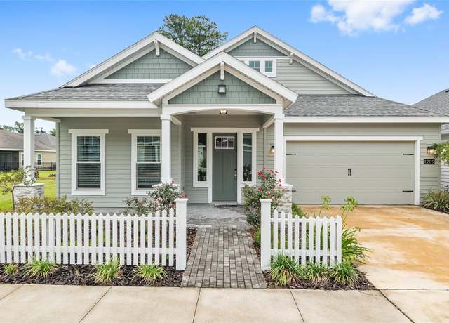 Property at 1209 NW 132nd Blvd, Newberry, FL 32669, 3 beds, 3.5 baths