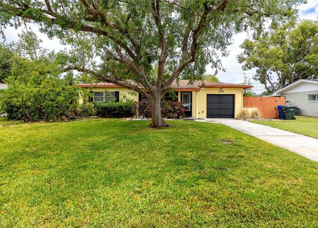 Property at 614 12th St NW, Largo, FL 33770, 2 beds, 1.5 baths