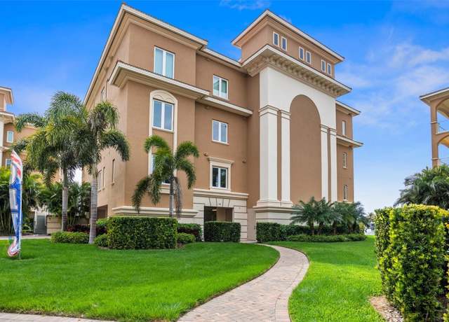 Property at 44 Bayview Ct S Unit A, St Petersburg, FL 33711, 4 beds, 4.5 baths