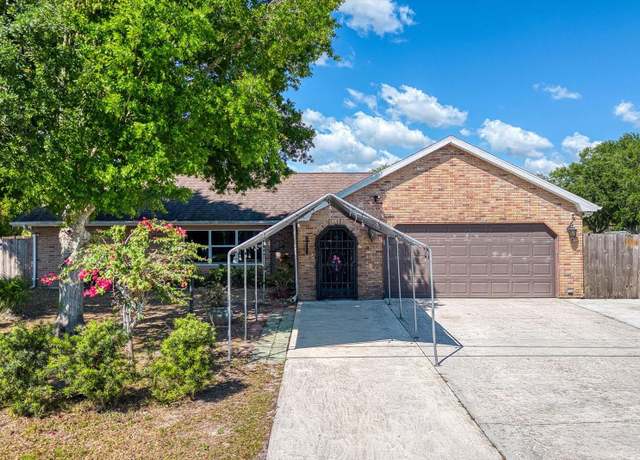 Property at 614 SE Prineville St, Port St Lucie, FL 34983, 3 beds, 2 baths