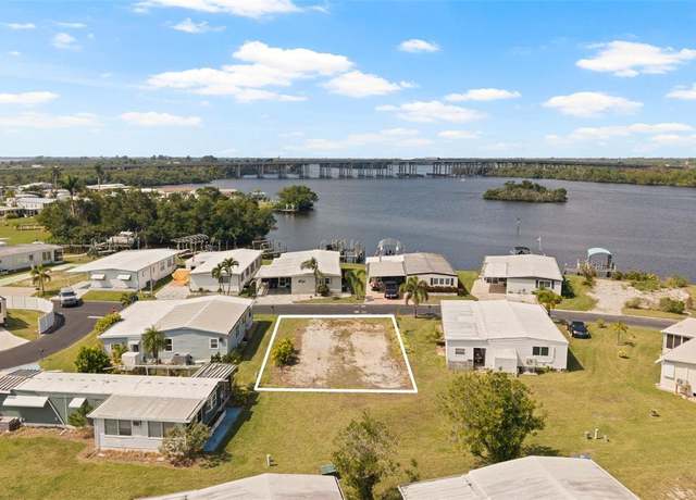 Property at 362 Shoreland Dr, Fort Myers, FL 33905