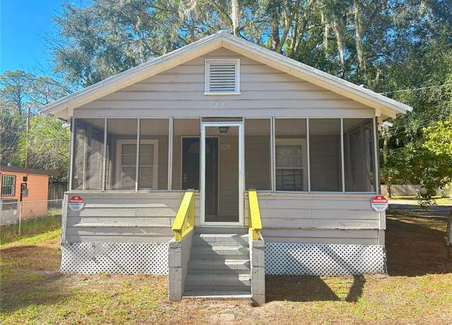 Property at 622 NE 15th St, Gainesville, FL 32641, 3 beds, 1 bath