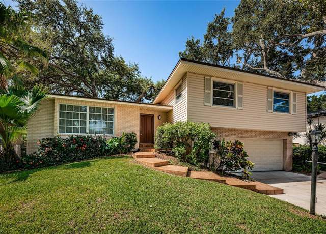 Property at 13732 86th Ave, Seminole, FL 33776, 4 beds, 3 baths