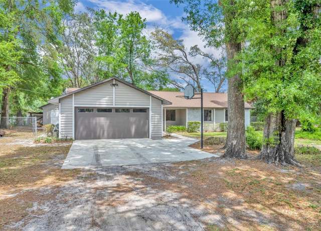 Property at 217 E Hillcrest St, Altamonte Springs, FL 32701, 3 beds, 2 baths